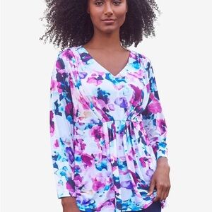 V-Neck Pleated Bodice Knit Tunic
Color: multi floral
Size: 1X, 22/24